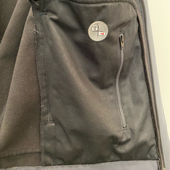 3/$15 Men’s grey soft shell, fleece lined jacket - Picture 6 of 10